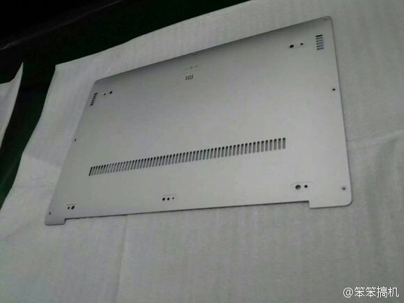 小米筆記本？看樣子面板是鋁模具